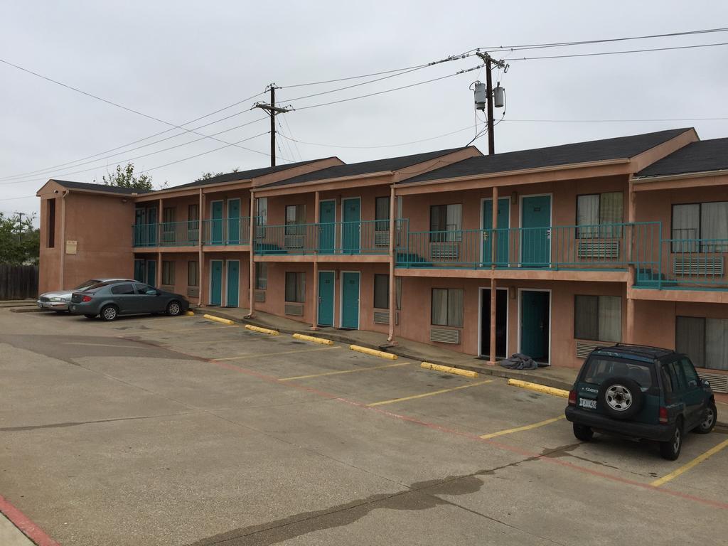 Crown Inn Grand Prairie Bagian luar foto