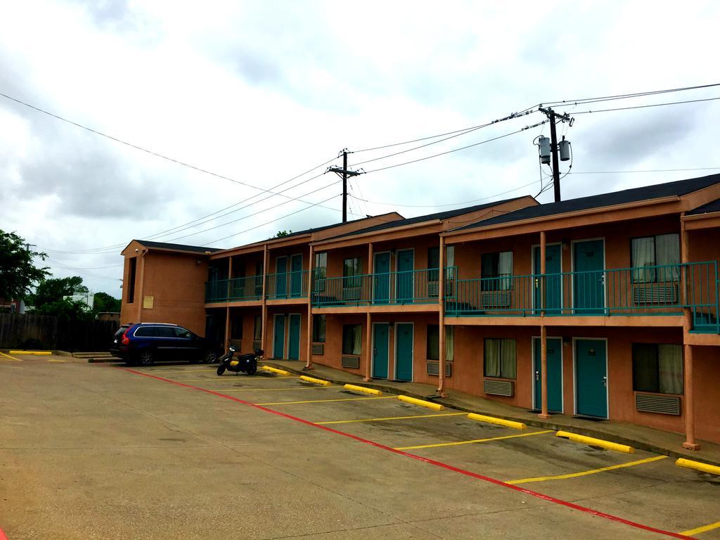 Crown Inn Grand Prairie Bagian luar foto