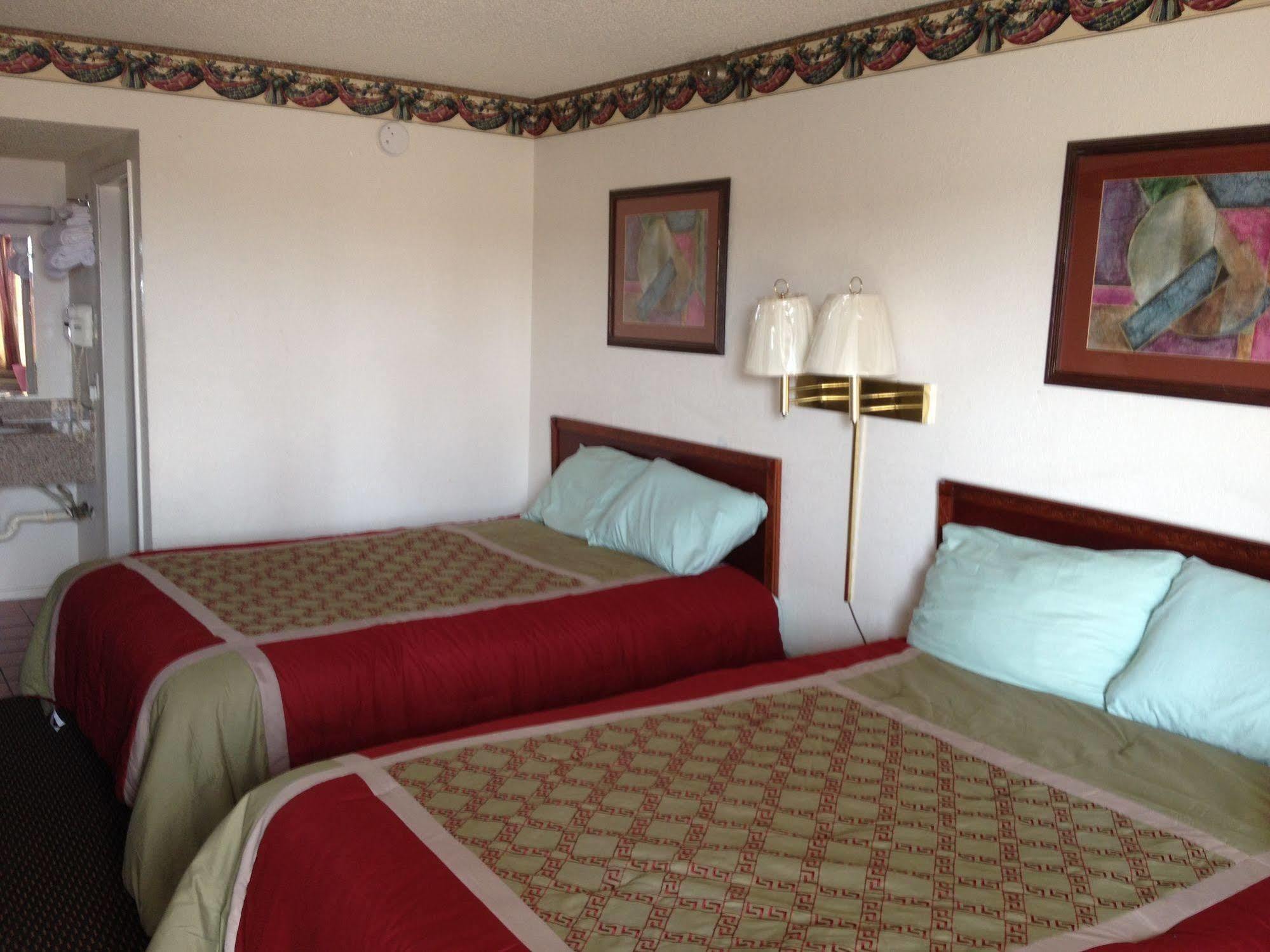 Crown Inn Grand Prairie Bagian luar foto