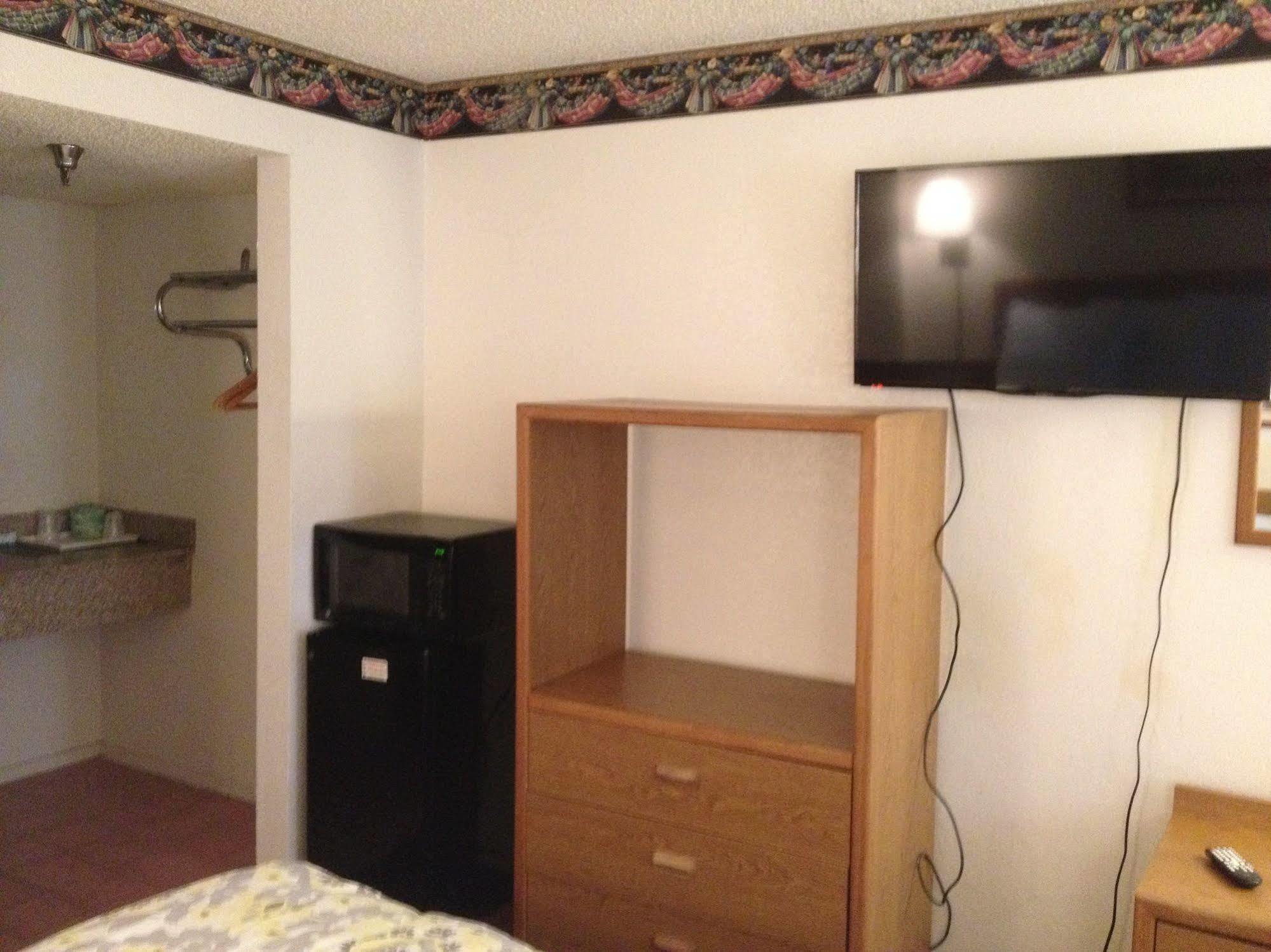 Crown Inn Grand Prairie Bagian luar foto