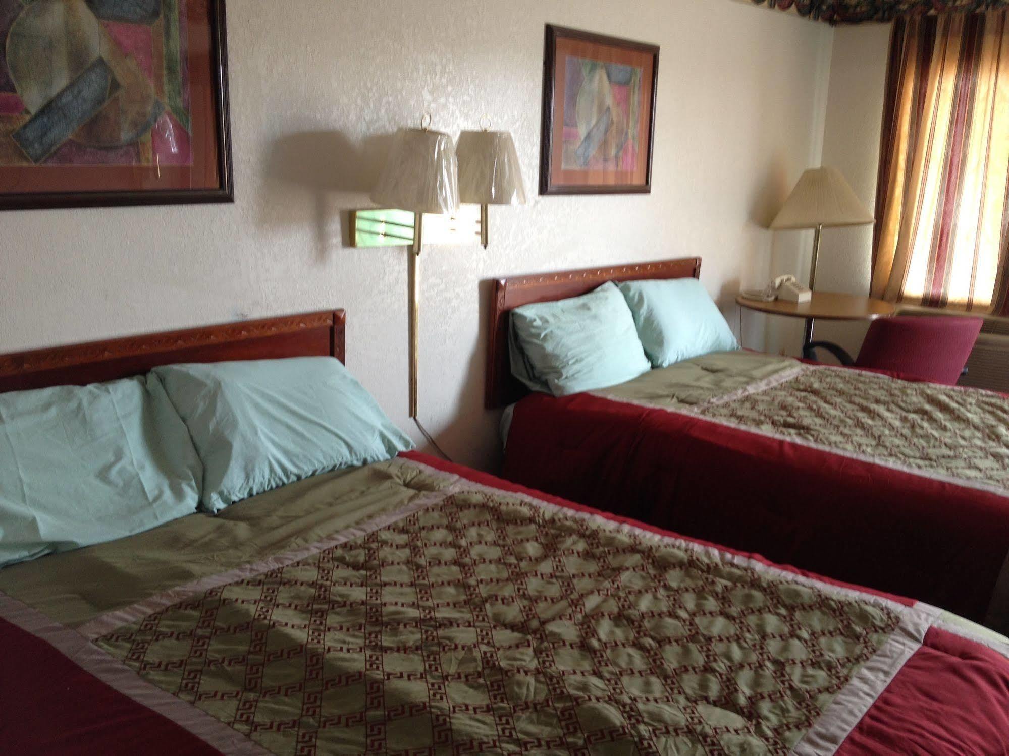 Crown Inn Grand Prairie Bagian luar foto
