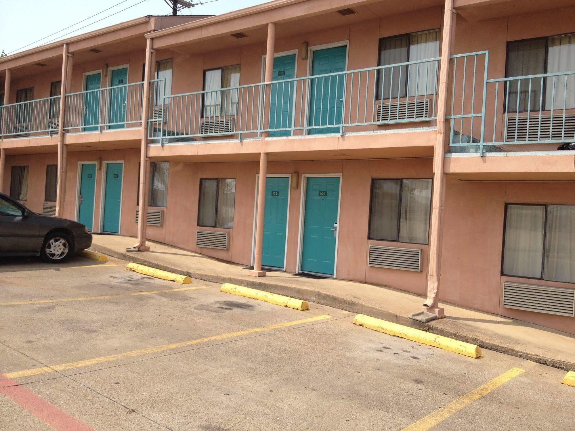Crown Inn Grand Prairie Bagian luar foto